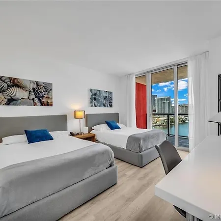 Suite With Beach Serv Pool And Close To Aventura Mall 2808